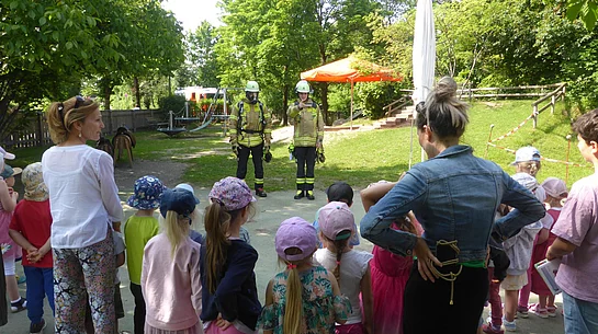 Die Feuerwehr besucht den Kindergarten