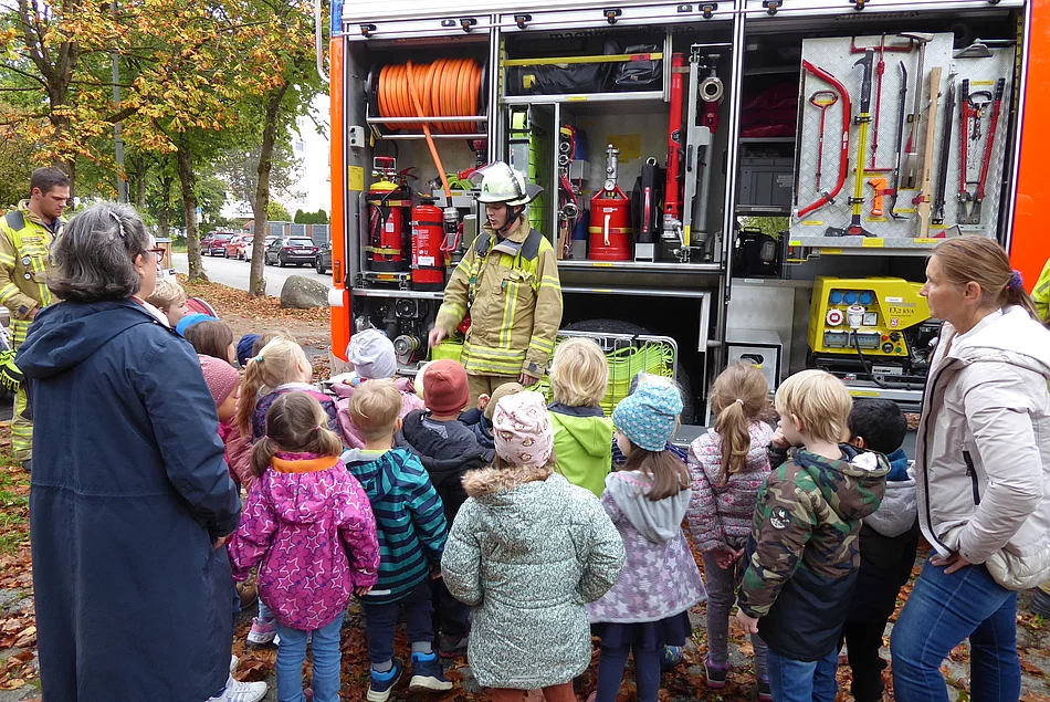 Feuerwehr besucht Kita Giraffenhaus