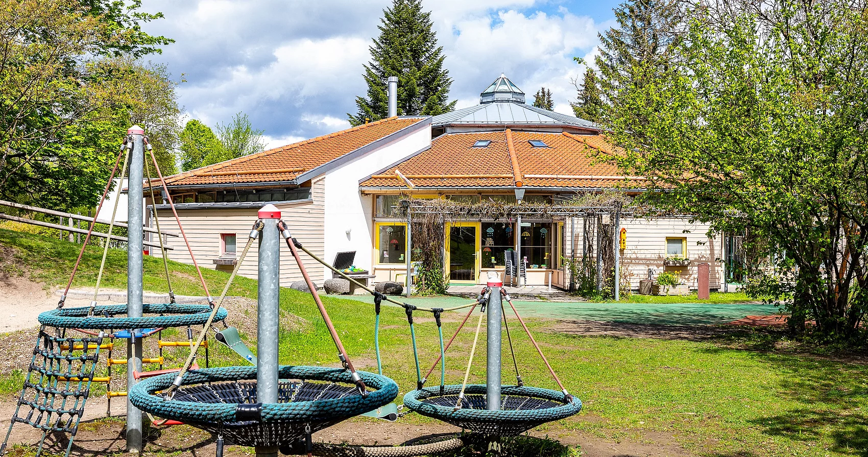 Außenansicht des Kindergartens Giraffenhaus in Waldram
